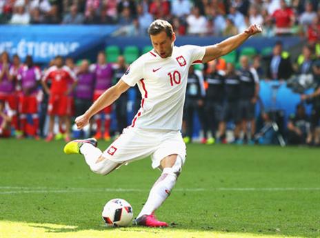 קריכוביאק במדי פולין ביורו (GETTY)