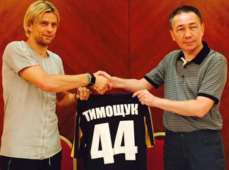 גם טימושצ'וק בסגל הקזחים (האתר הרשמי של קייראט)