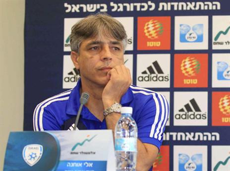 "בטוח שלכדורגל הישראלי יש עתודה ראויה" (צילום: אלן שיבר)