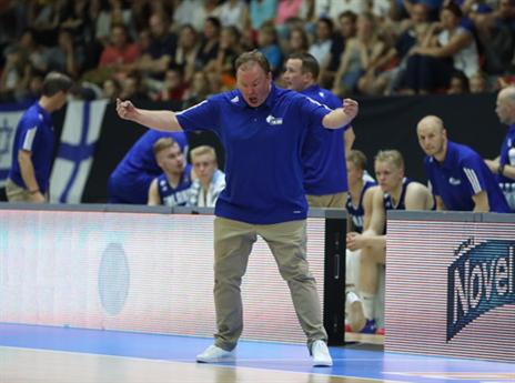 המאמן הפיני בטירוף (fiba)