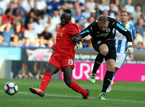 מאנה מתאקלם באדום (GETTYIMAGES)