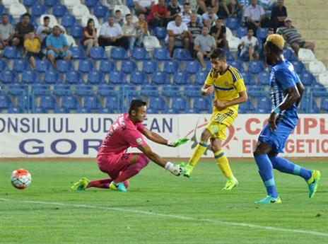 מיכה מגלגל את השלישי (דב הליקמן)