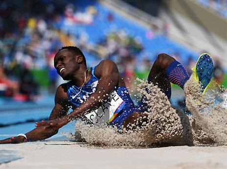 רחוק, אבל עד מדליית הכסף. קליי (gettyimages)