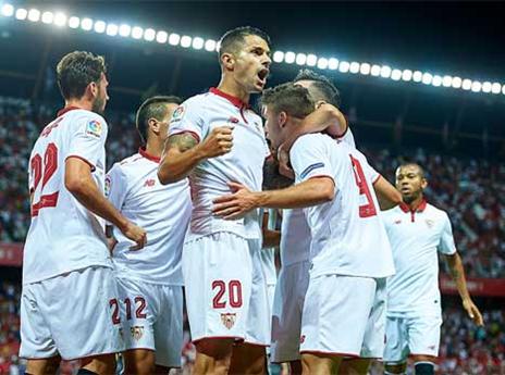 ניצחון משוגע. שחקני סביליה חוגגים (Getty)