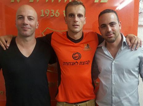 יובאנוביץ'. מתרגל לכתום