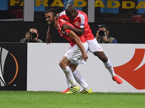 ויטור ו-וואקמה בטירוף בסן סירו (getty)