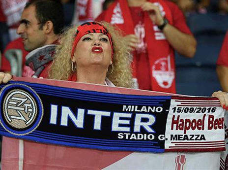 אוהדת ב"ש. לא כל יום אינטר (אלן שיבר)