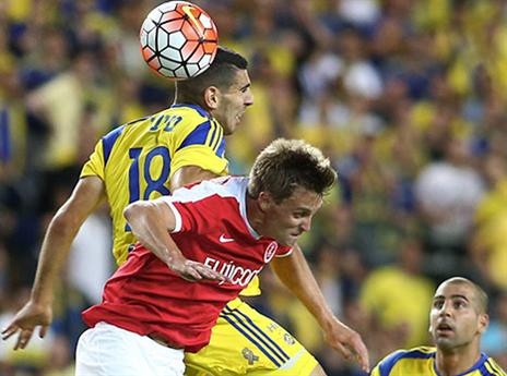 לא הורגש, שוינפלד (אלן שיבר)