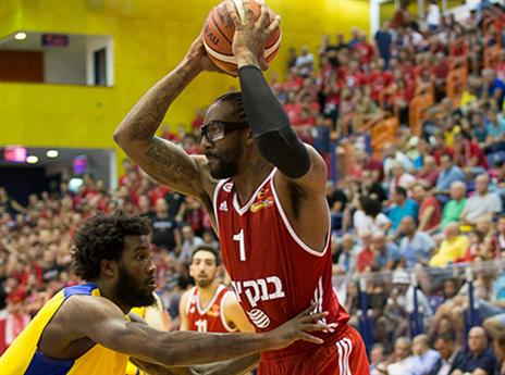 נהנה מהאווירה (עודד קרני)