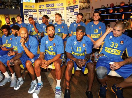 סגל רחב. שחקני מכבי ת"א (אלן שיבר)