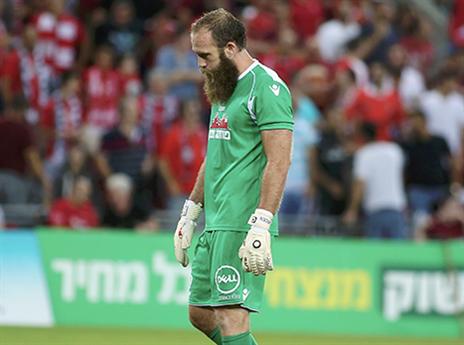 "שיתסעק בלשחק כדורגל". עמוס (אלן שיבר)