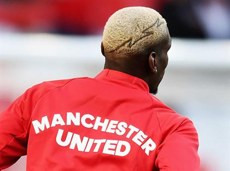 אפילו על התספורות הוא ספג ביקורת (getty)