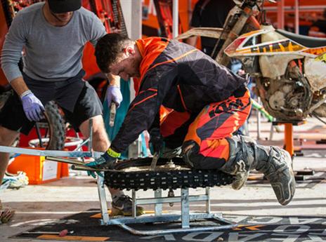 מולטי טסקינג (צילום: ניר עמוס)