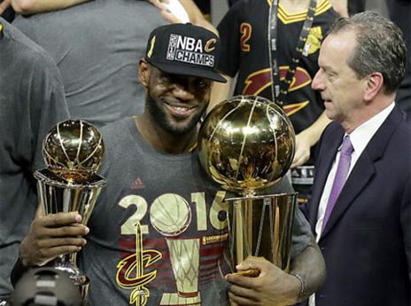 יסתפק רק בתואר ה-MVP? לברון (getty)