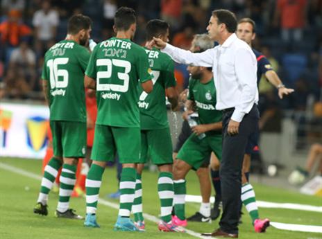 נעל לעטר את הלוקר. רוני לוי (צילום: יוסי שקל)