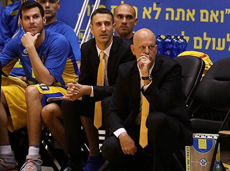 הפסד בכורה כמאמן מכבי. רמי הדר (צילום: אלן שיבר)