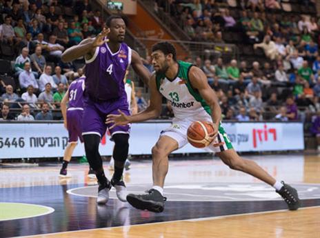 בין הקלעים הבולטים. מיצ'ל (מנהלת הליגה)