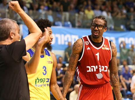 התנהגות לא ראויה. סטודמאייר (דני מרון)