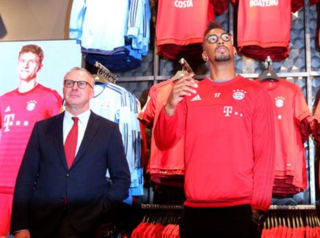 בואטנג לצד רומיניגה. ספג נזיפה (Getty)