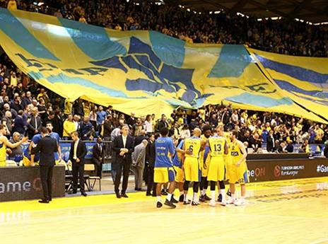 האוהדים הגיעו לתמוך (אלן שיבר)