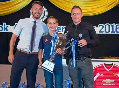 עוקב אחרי הכדורגל הישראלי, אך רוצה להגיע ישר לליגות הבכירות באירופה