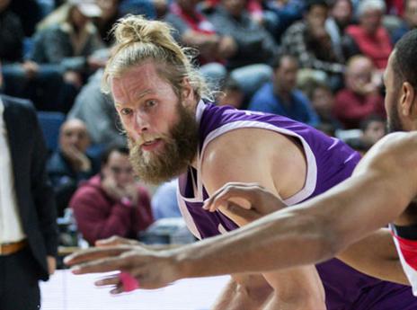 התעורר בדיוק בזמן. שולדבראנד (מנהלת הליגה)