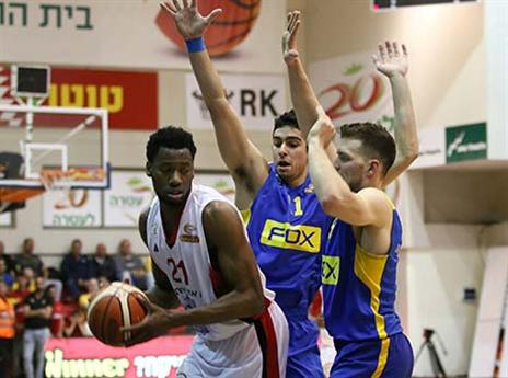 הטבעות של ליגה אחרת. גריפין (מנהלת הליגה)