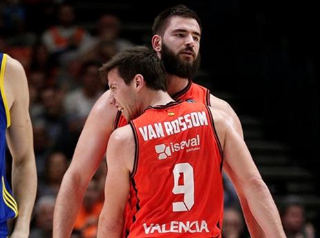 שישה שחקנים קלעו בדאבל פיגרס (FIBA)