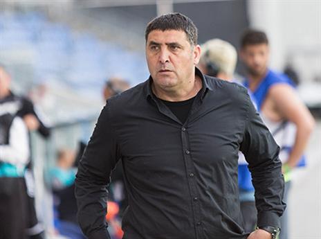 יצטרך להחליט איזה שחקן לספסל. נעים (אלן שיבר)