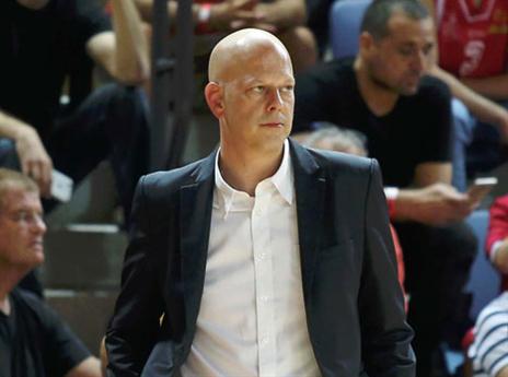 מאמן הגנה? הדר (מנהלת הליגה)