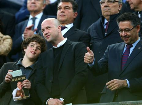 ביציע הכבוד בקלאסיקו. הג'ורדי החוקי הראשון בספרד (Getty)