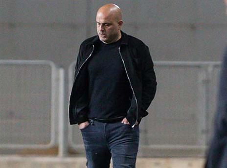 יצא נגד השופט. אבוקסיס (עודד קרני)