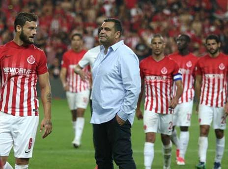 "מדבר את שפת הכדורגל" (אלן שיבר)