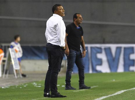 כעס גם במשחק חסר חשיבות. וידיגל (צילום: אלן שיבר)