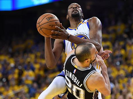 דוראנט בלתי ניתן לעצירה ברגעי ההכרעה (getty)