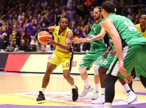 איש המשחק. הולוואי הצטיין (מנהלת הליגה)