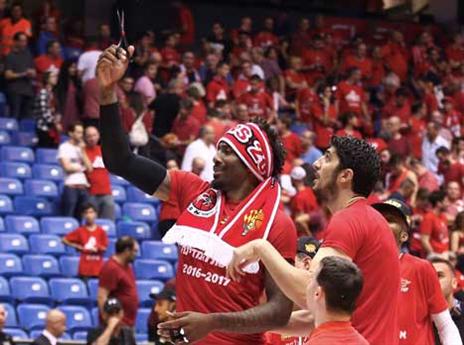 אליפות ראשונה בקריירה לסטודמאייר (צילום: אלן שיבר)