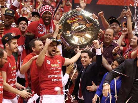 טקס ההנפה. למה הפוליטיקאים שם? (צילום: אלן שיבר)