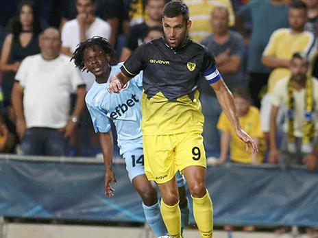 שכטר. נותן כבוד לבוטב (צילום: אלן שיבר)