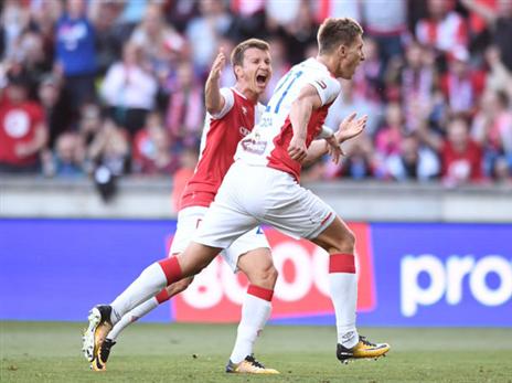 בדרך הנכונה. סלביה פראג