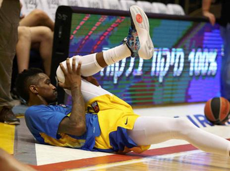 סבל מפציעה (אלן שיבר)