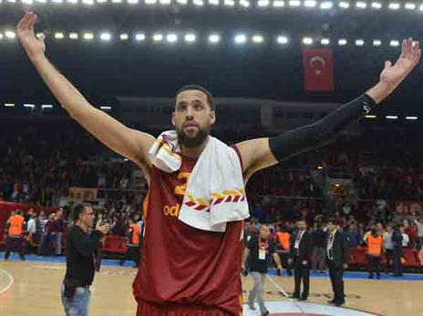 דיי במדי גלאטסראיי. מחזק את הקו הקדמי