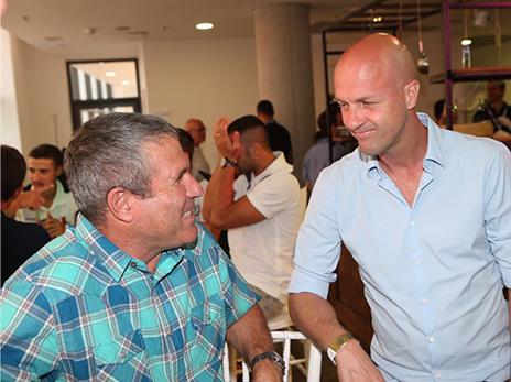 גם קרויף ולוין הגיעו (אלן שיבר)