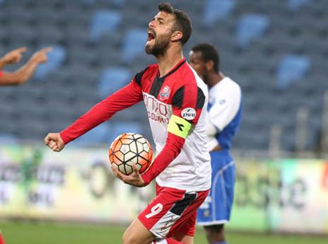 "נכון לעכשיו נראה שאסיים את הקריירה בהפועל חיפה, אבל אי אפשר לדעת" (יוסי שקל)