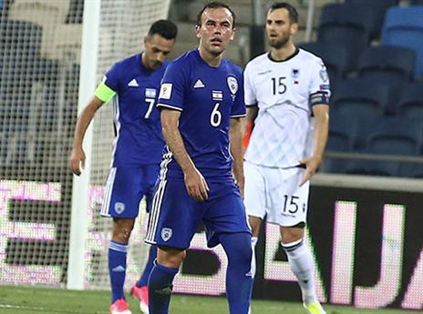 ימתין על הספסל. נאתכו (אלן שיבר)