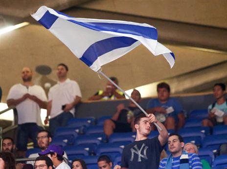 הגאווה הישראלית על הרצפה (דני מרון)