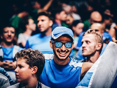הקהל התאכזב כבר במשחק הפתיחה (FIBA)