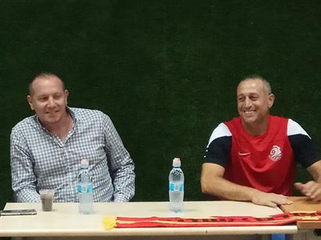 אווירה מחוייכת במפגש האוהדים. תורג'מן