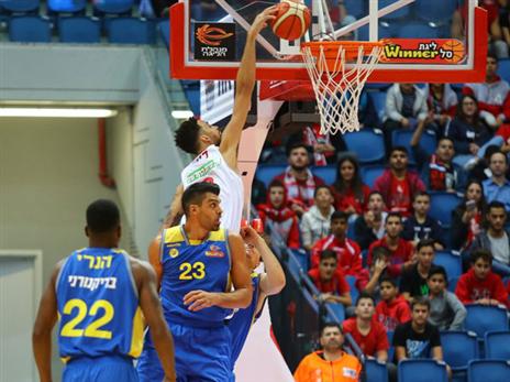 היחיד שמתפקד, דיי (מנהלת הליגה)