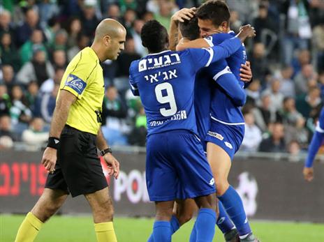 איבנצ'יץ' חוגג. "הוא משחק מצויין בשבועיים האחרונים" (יוסי שקל)